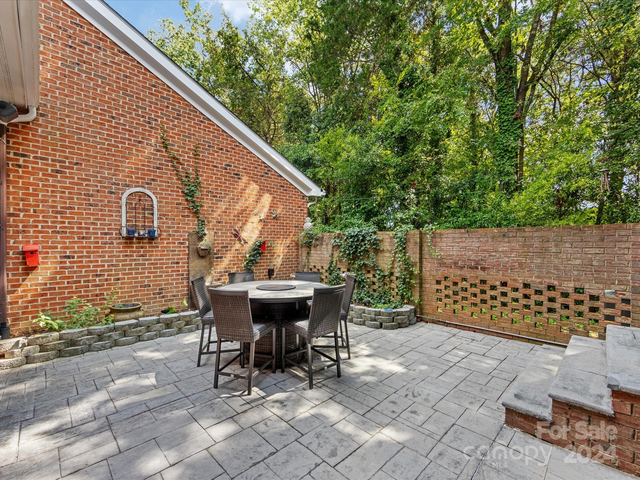 9123 Bonnie Briar Circle Charlotte NC 28277