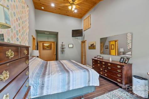 442 Blantyre Church Road Horse Shoe NC 28742