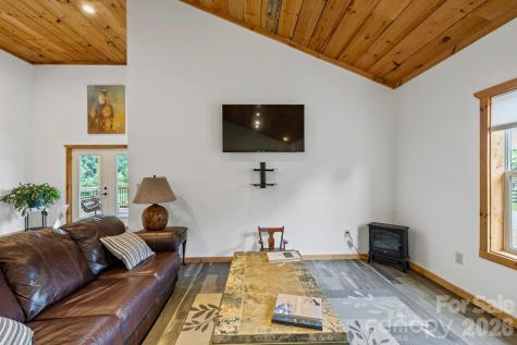 442 Blantyre Church Road Horse Shoe NC 28742