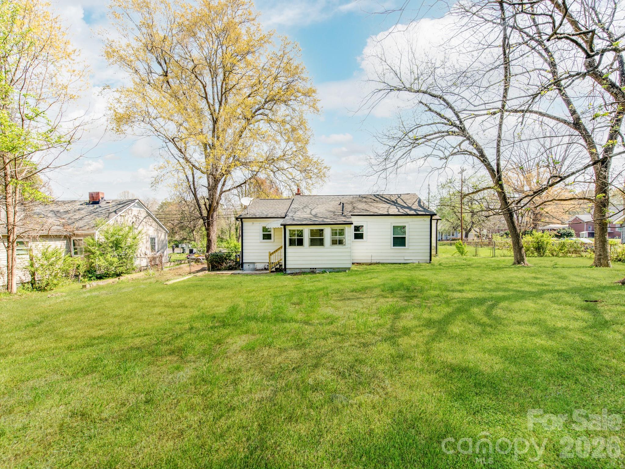 1717 W Davidson Avenue Gastonia NC 28052