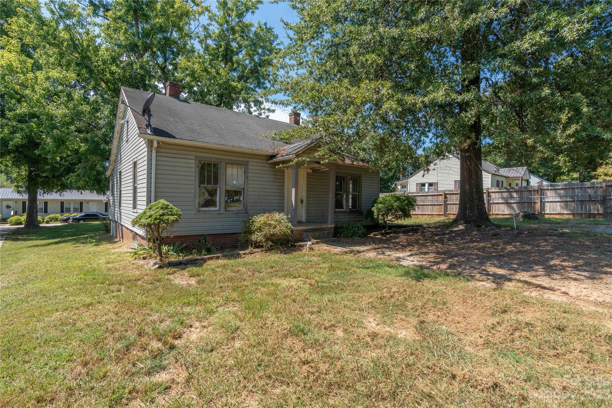 320 37th Street SW Hickory NC 28602