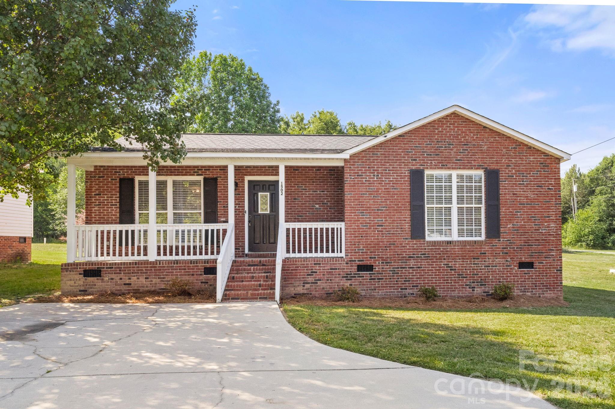 1502 E Main Street Cherryville NC 28021