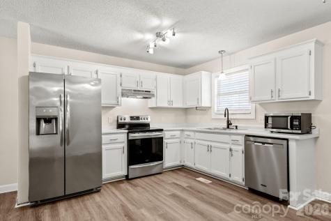 1502 E Main Street Cherryville NC 28021