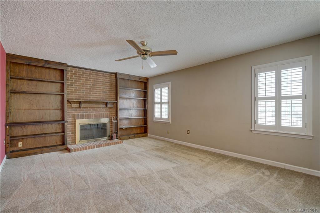 4638 Deanscroft Drive Charlotte NC 28226