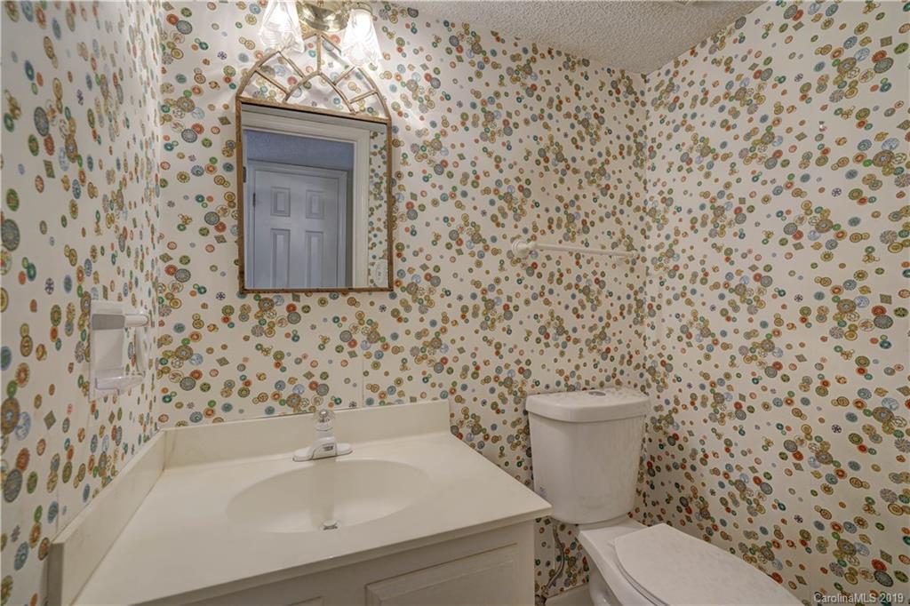 4638 Deanscroft Drive Charlotte NC 28226