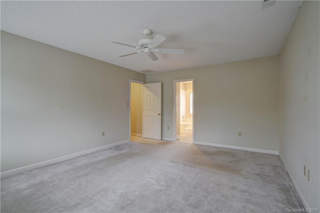 4638 Deanscroft Drive Charlotte NC 28226