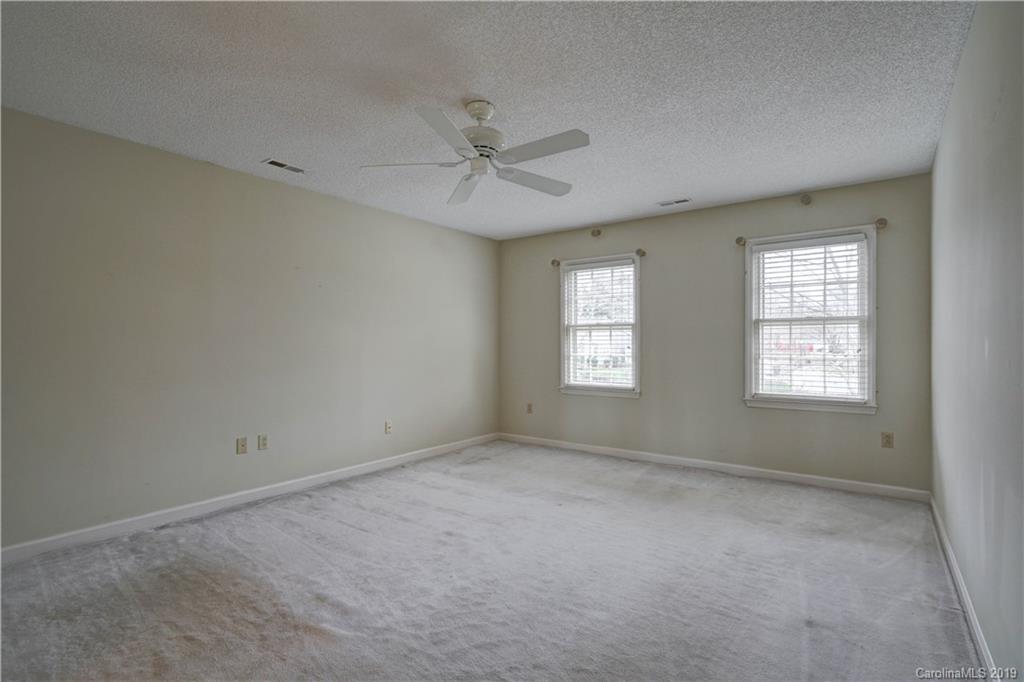 4638 Deanscroft Drive Charlotte NC 28226