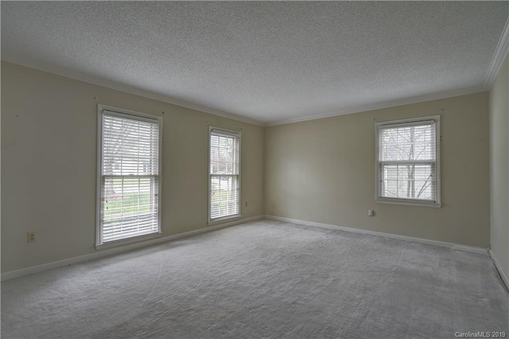 4638 Deanscroft Drive Charlotte NC 28226