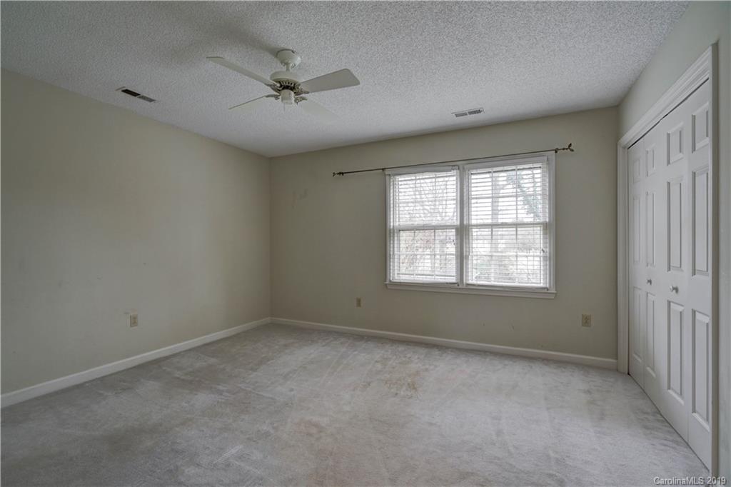 4638 Deanscroft Drive Charlotte NC 28226