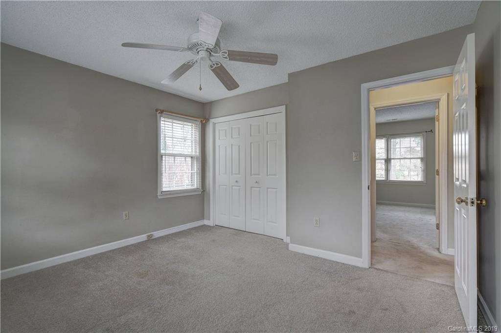 4638 Deanscroft Drive Charlotte NC 28226