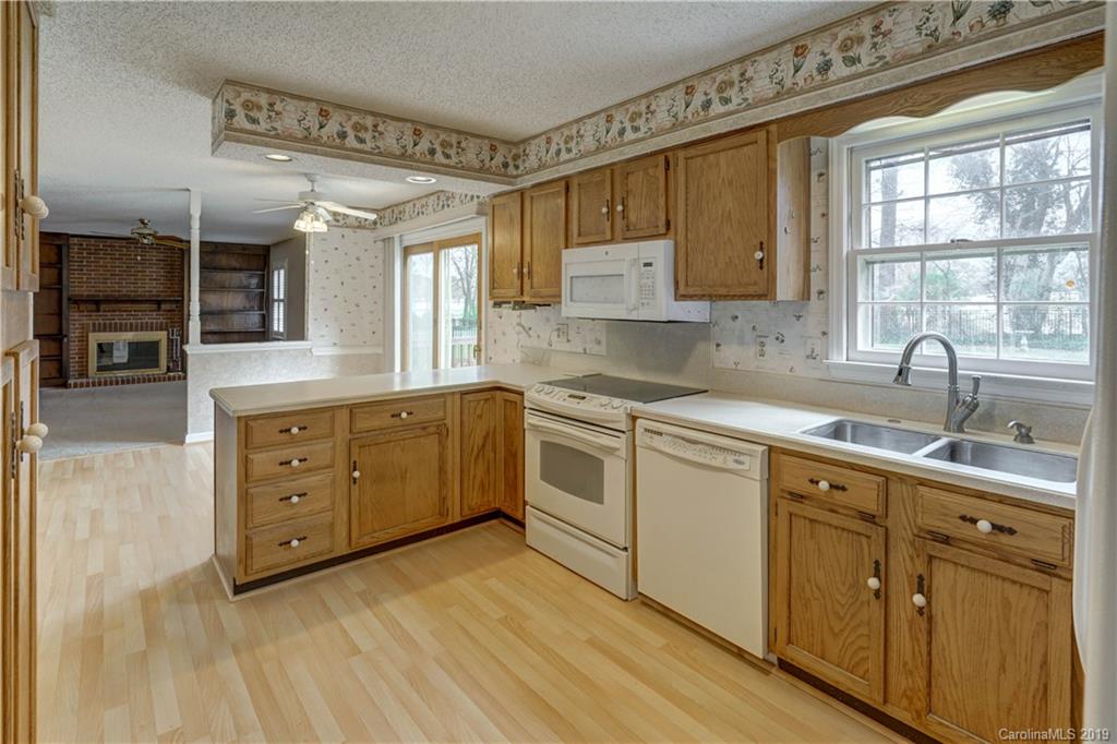 4638 Deanscroft Drive Charlotte NC 28226