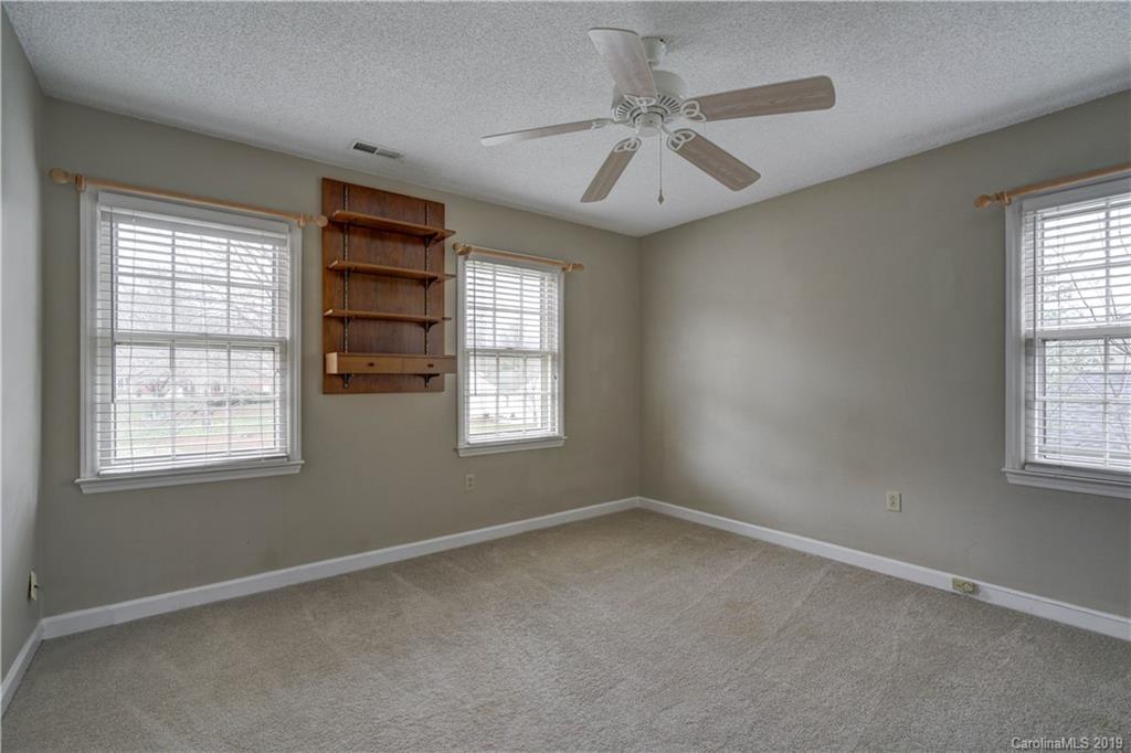 4638 Deanscroft Drive Charlotte NC 28226