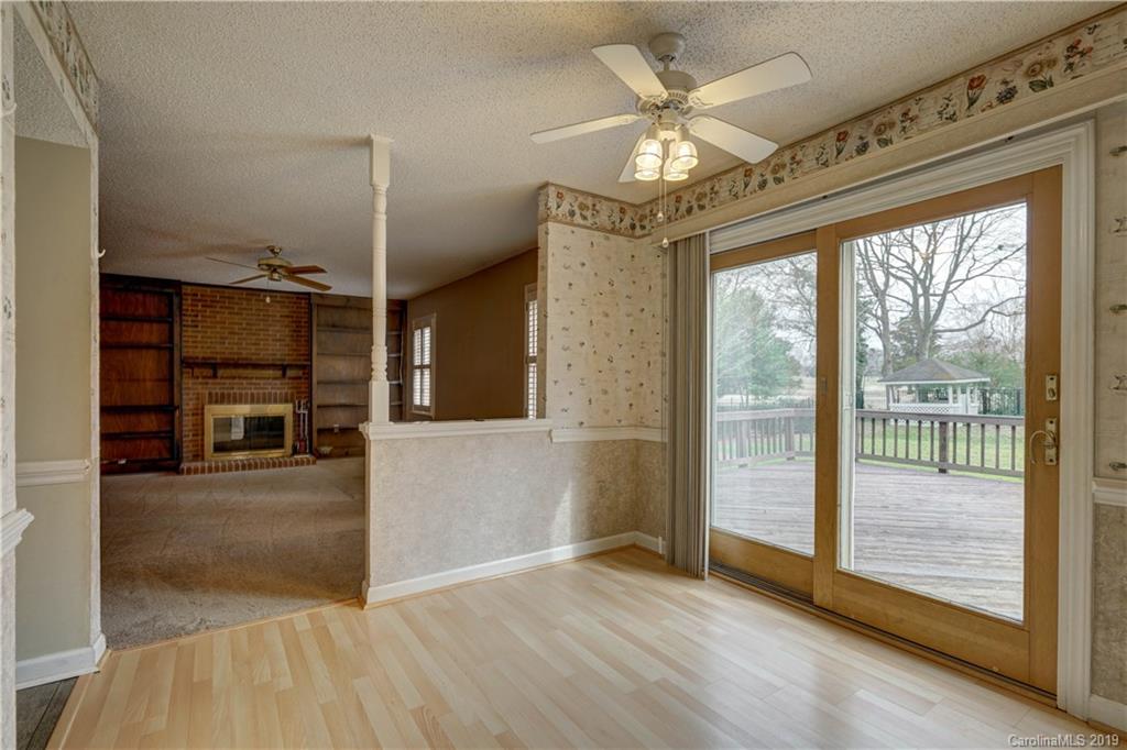 4638 Deanscroft Drive Charlotte NC 28226