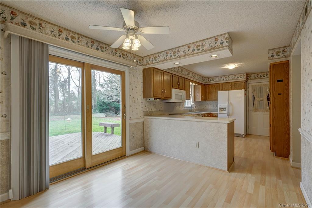 4638 Deanscroft Drive Charlotte NC 28226