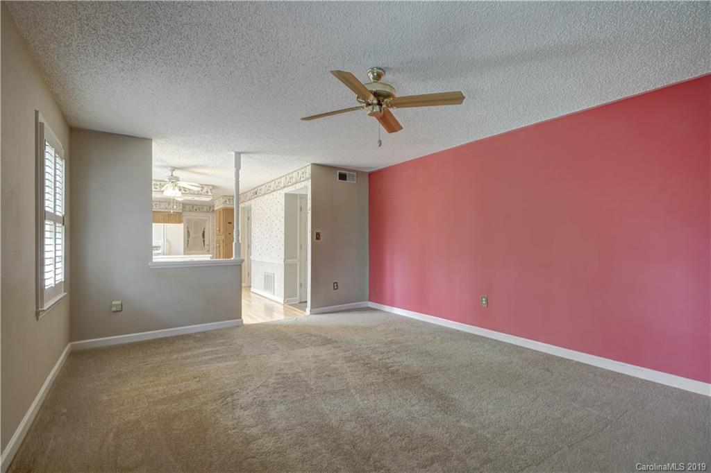 4638 Deanscroft Drive Charlotte NC 28226