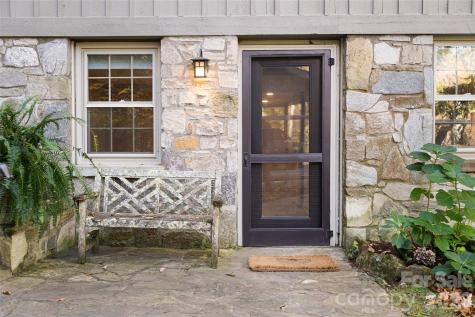 15 Meadow Lane Fairview NC 28730