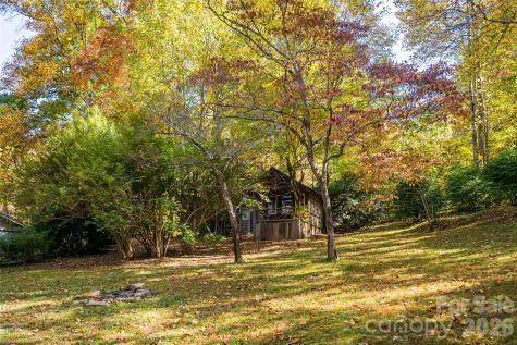 15 Meadow Lane Fairview NC 28730