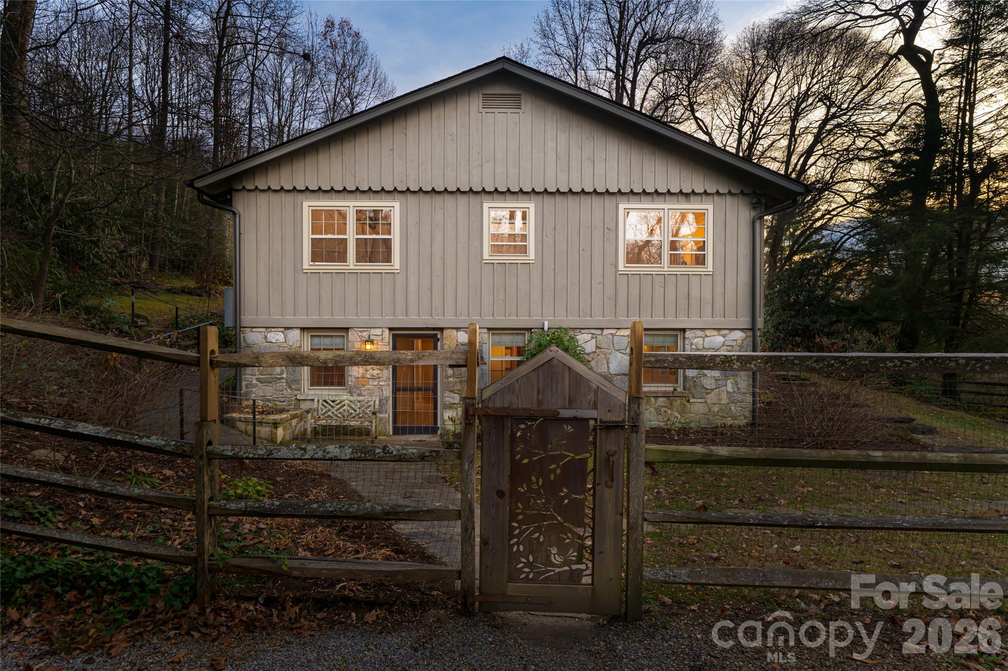 15 Meadow Lane Fairview NC 28730