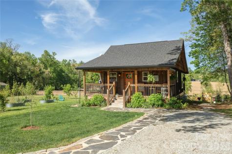 18 N Bear View Drive Hendersonville NC 28792