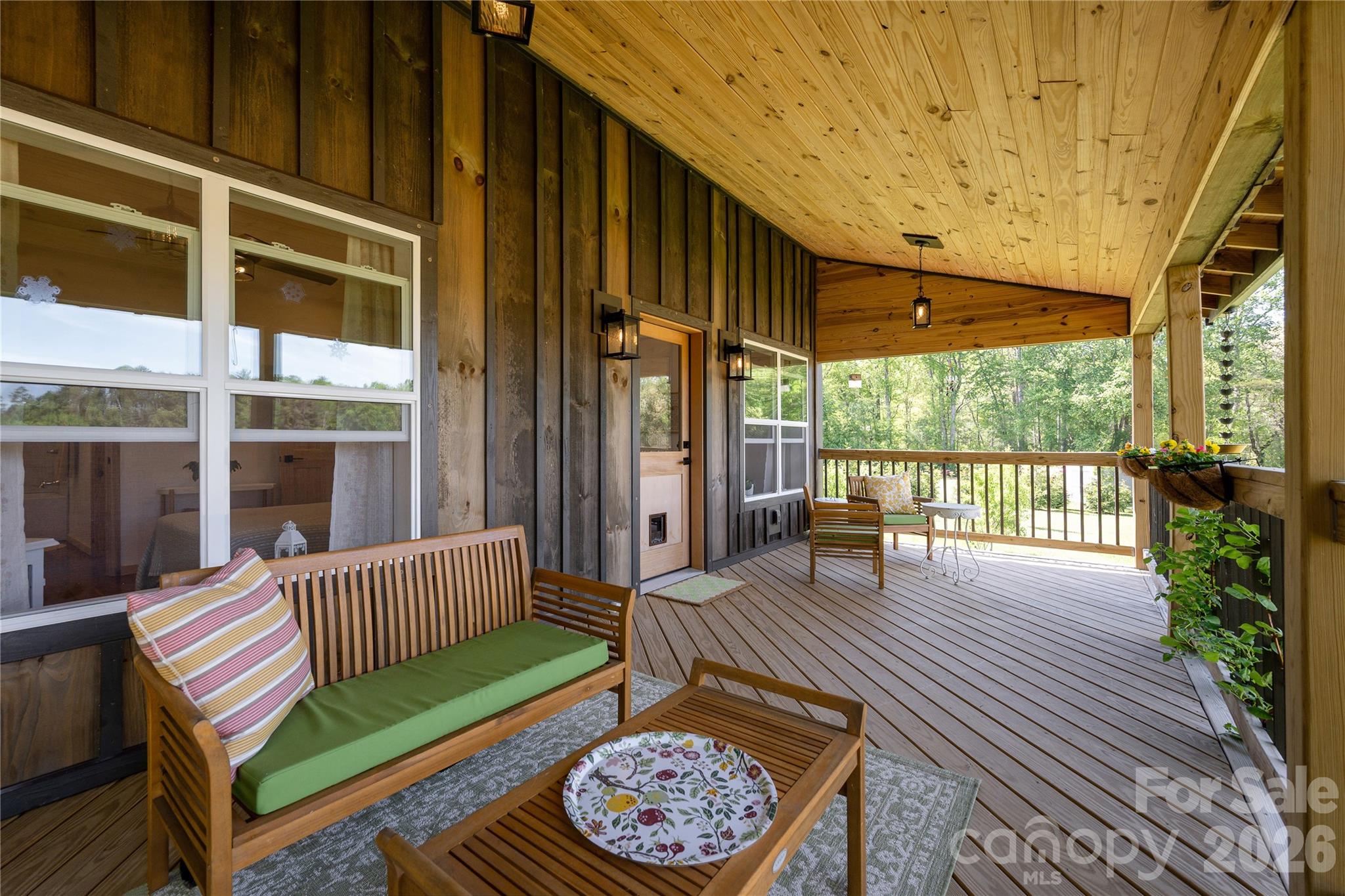 18 N Bear View Drive Hendersonville NC 28792