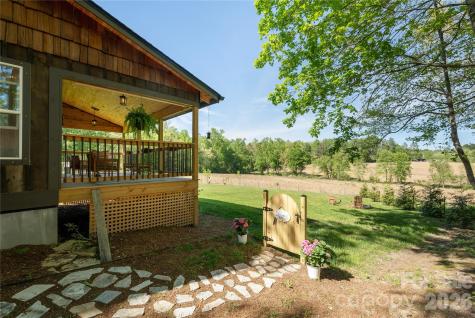 18 N Bear View Drive Hendersonville NC 28792