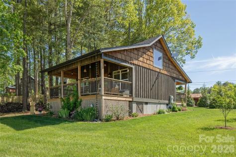 18 N Bear View Drive Hendersonville NC 28792