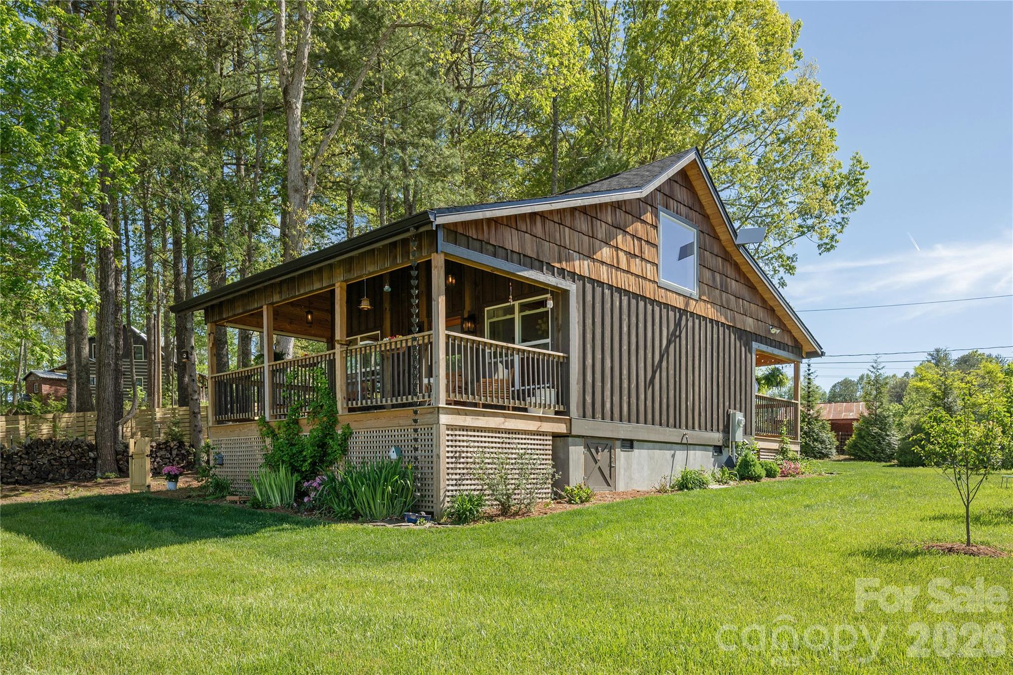 18 N Bear View Drive Hendersonville NC 28792