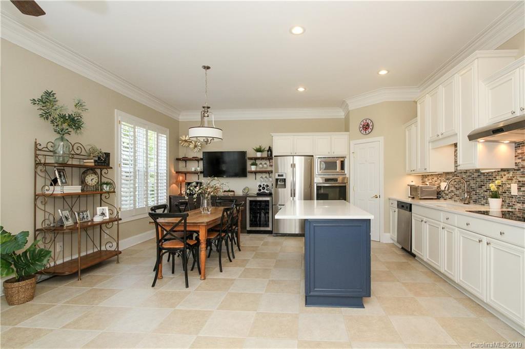 6418 Wakehurst Road Charlotte NC 28226