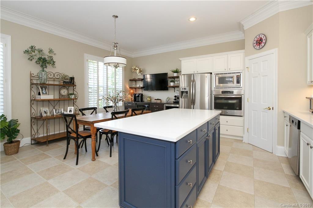 6418 Wakehurst Road Charlotte NC 28226