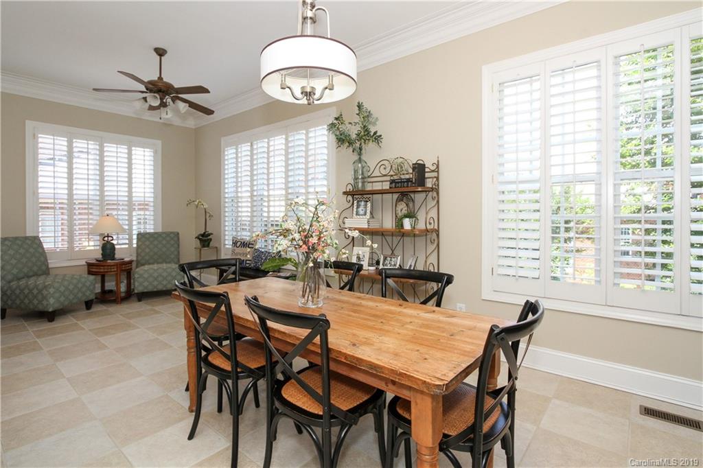 6418 Wakehurst Road Charlotte NC 28226