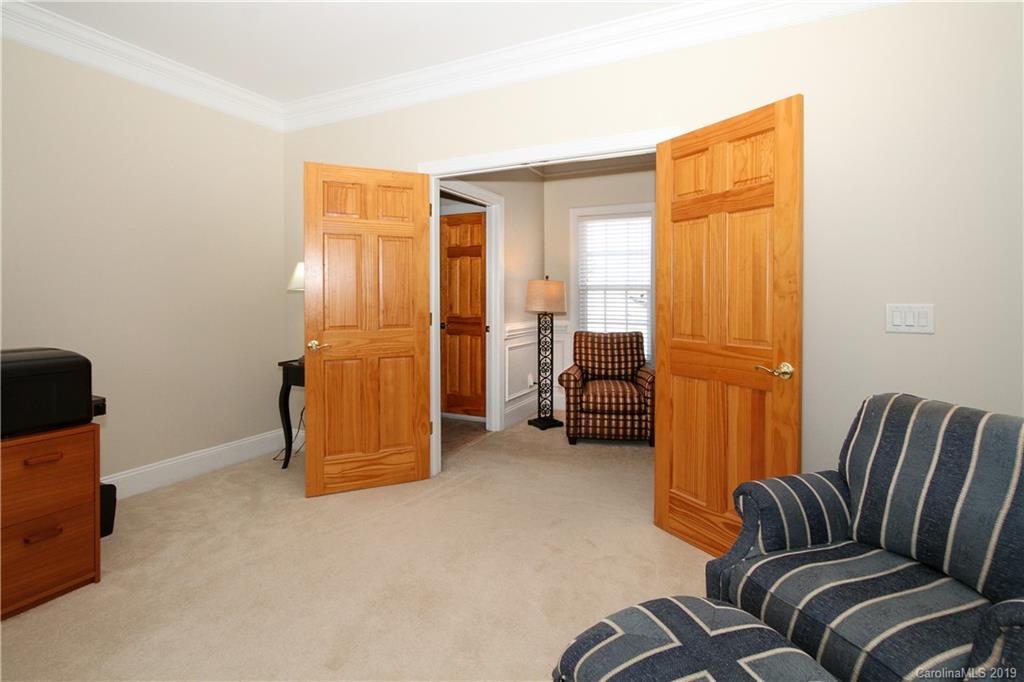 6418 Wakehurst Road Charlotte NC 28226