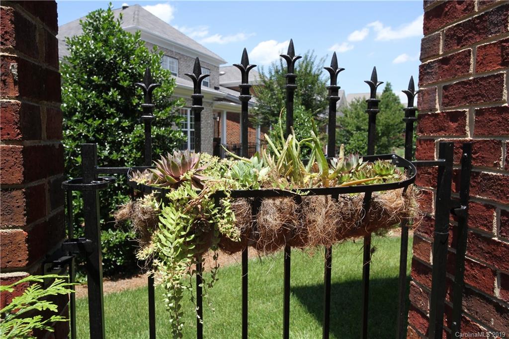6418 Wakehurst Road Charlotte NC 28226