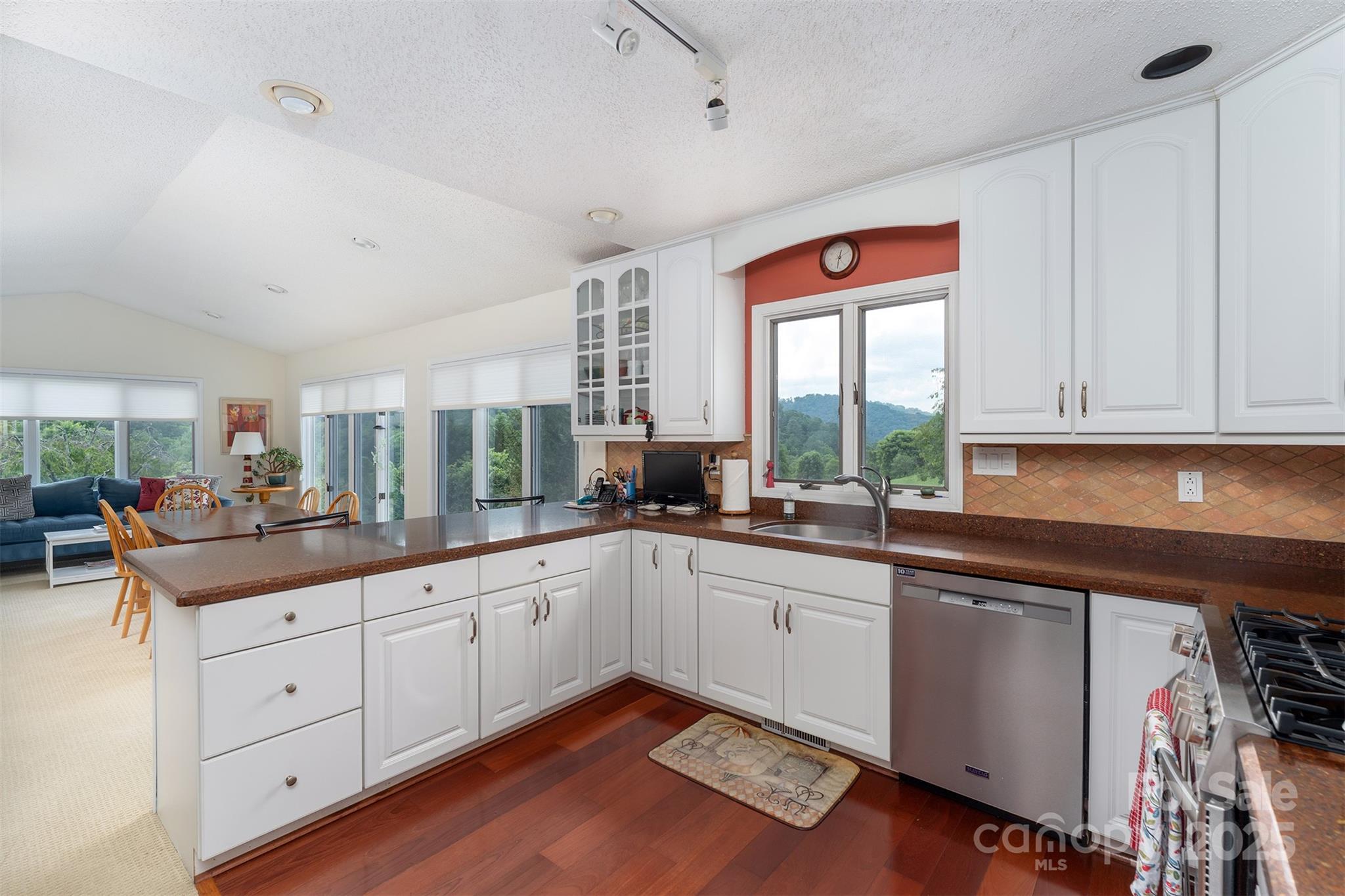 12 Apple Tree Way Asheville NC 28805