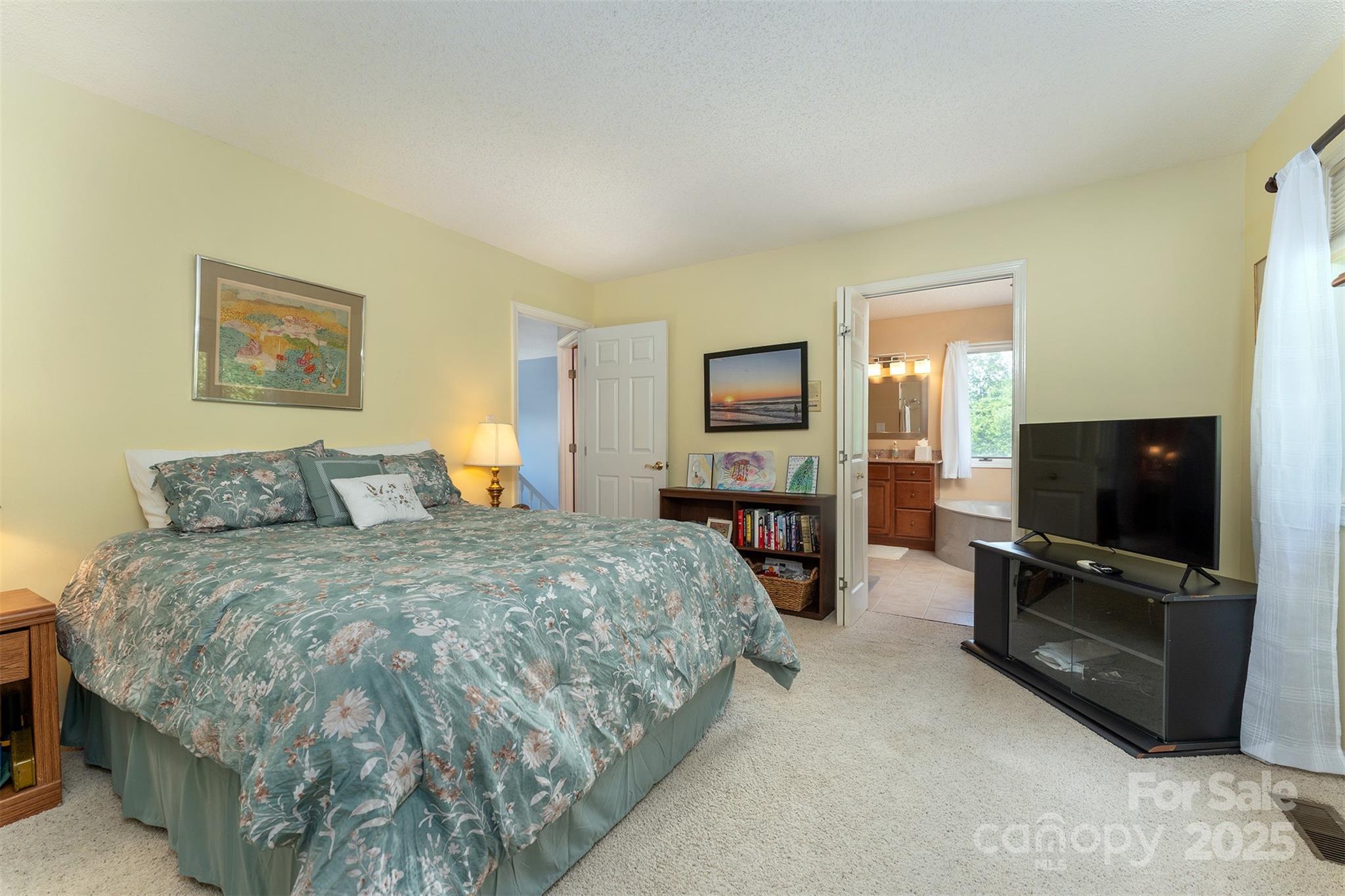12 Apple Tree Way Asheville NC 28805
