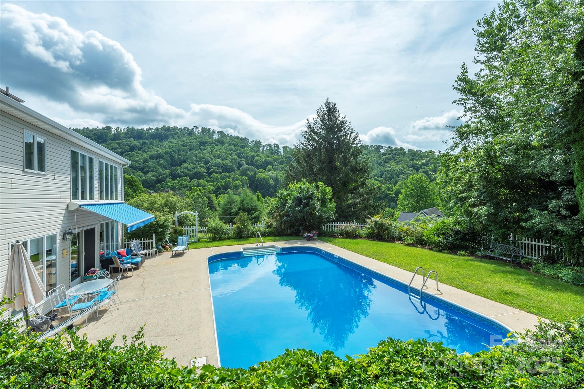 12 Apple Tree Way Asheville NC 28805