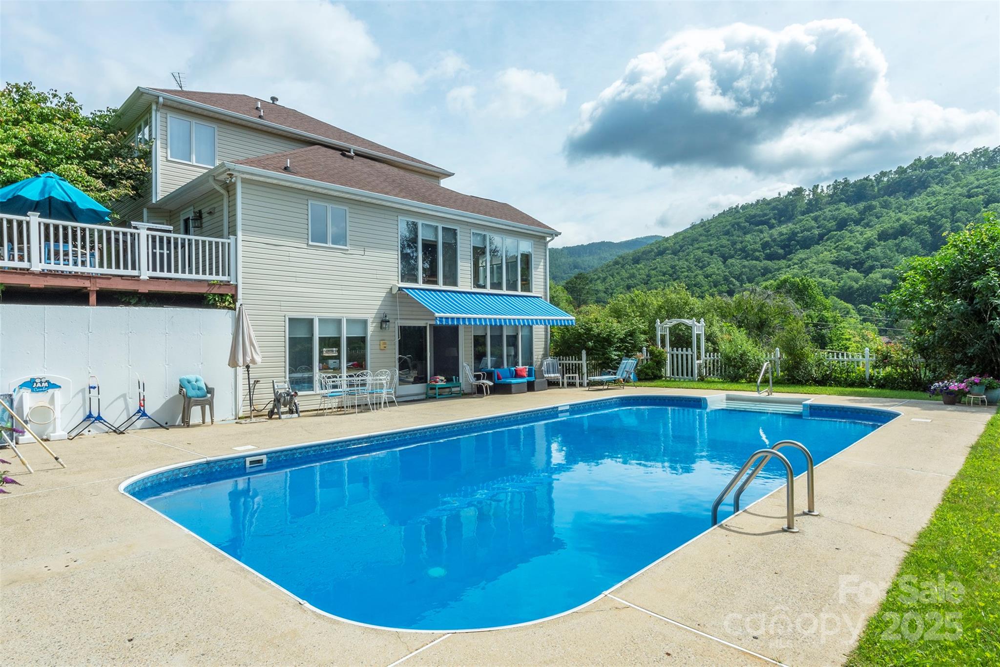 12 Apple Tree Way Asheville NC 28805