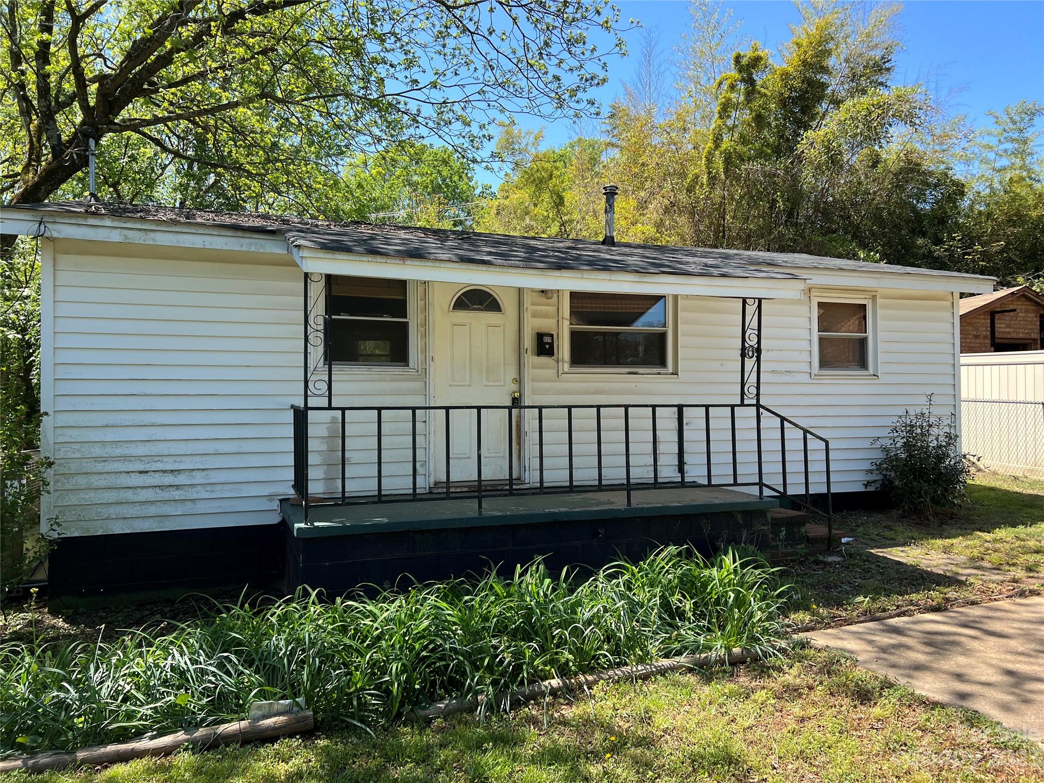 809 N Mulberry Street Statesville NC 28677