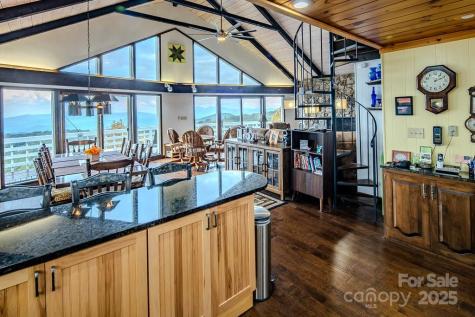 206 Pinnacle Ridge Road Beech Mountain NC 28604