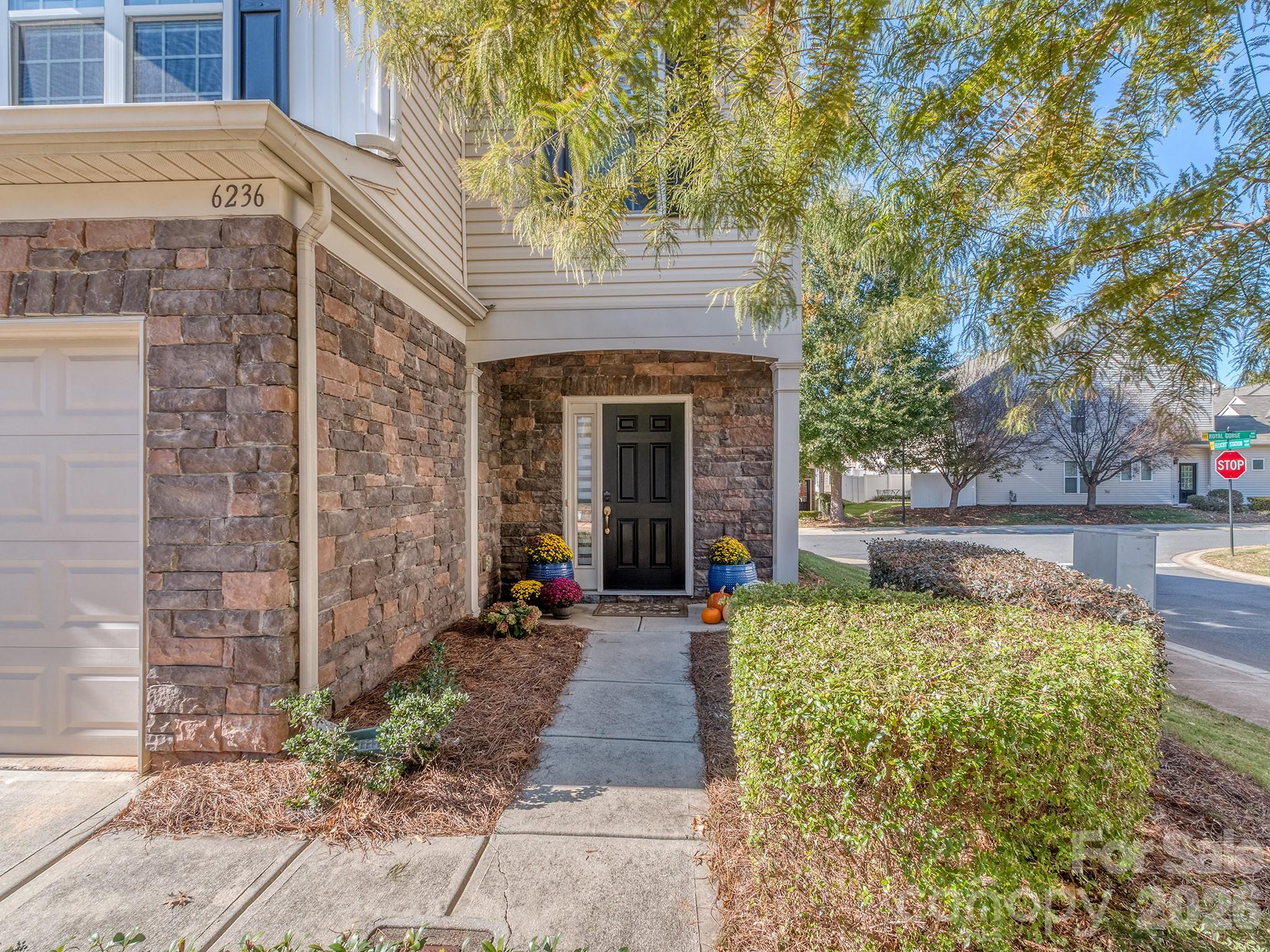 6236 Rockefeller Lane Charlotte NC 28210