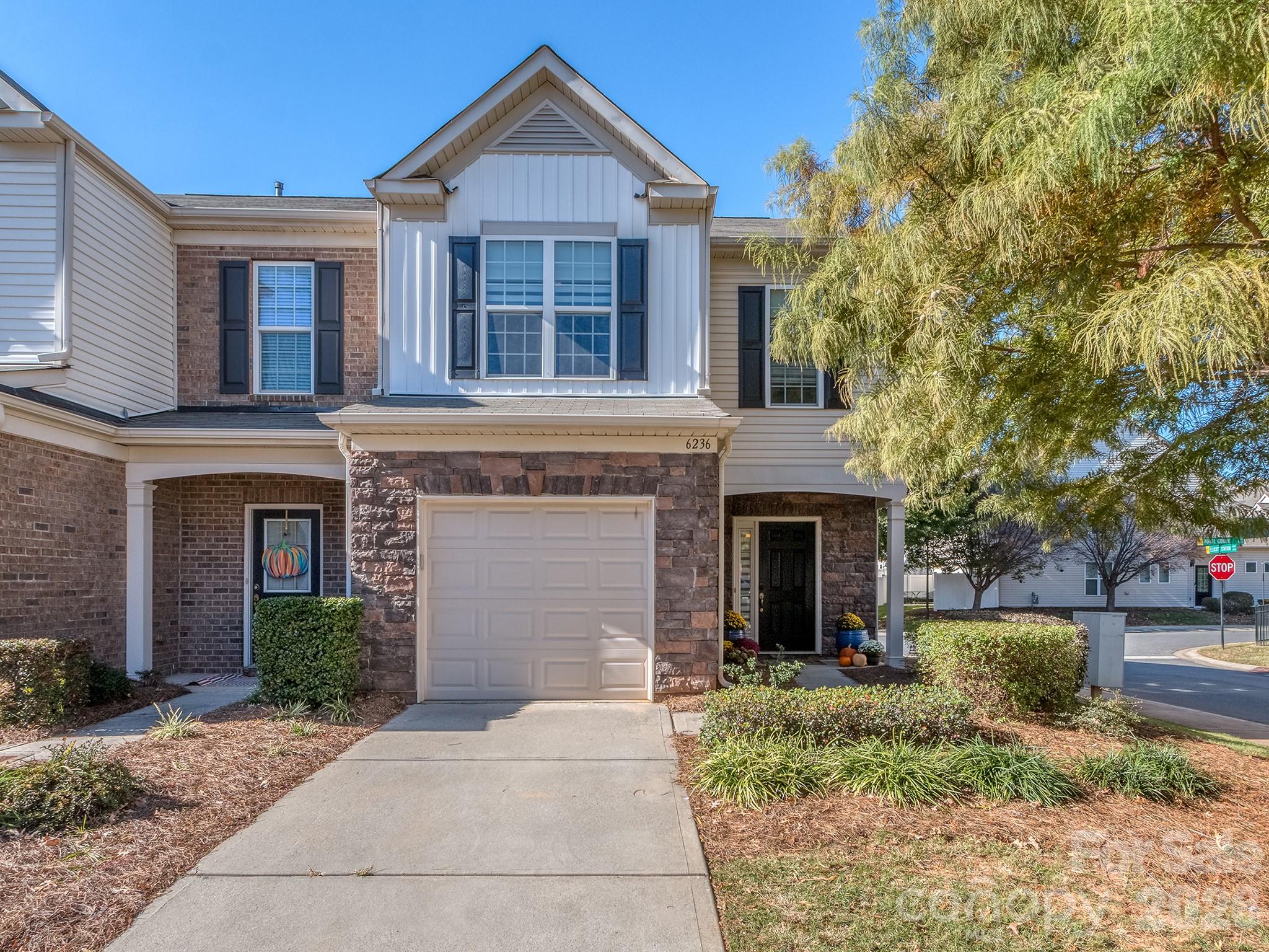 6236 Rockefeller Lane Charlotte NC 28210