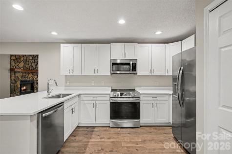 9060 Tulagi Court Tega Cay SC 29708