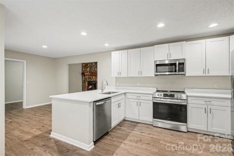 9060 Tulagi Court Tega Cay SC 29708