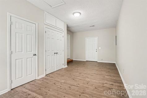 9060 Tulagi Court Tega Cay SC 29708