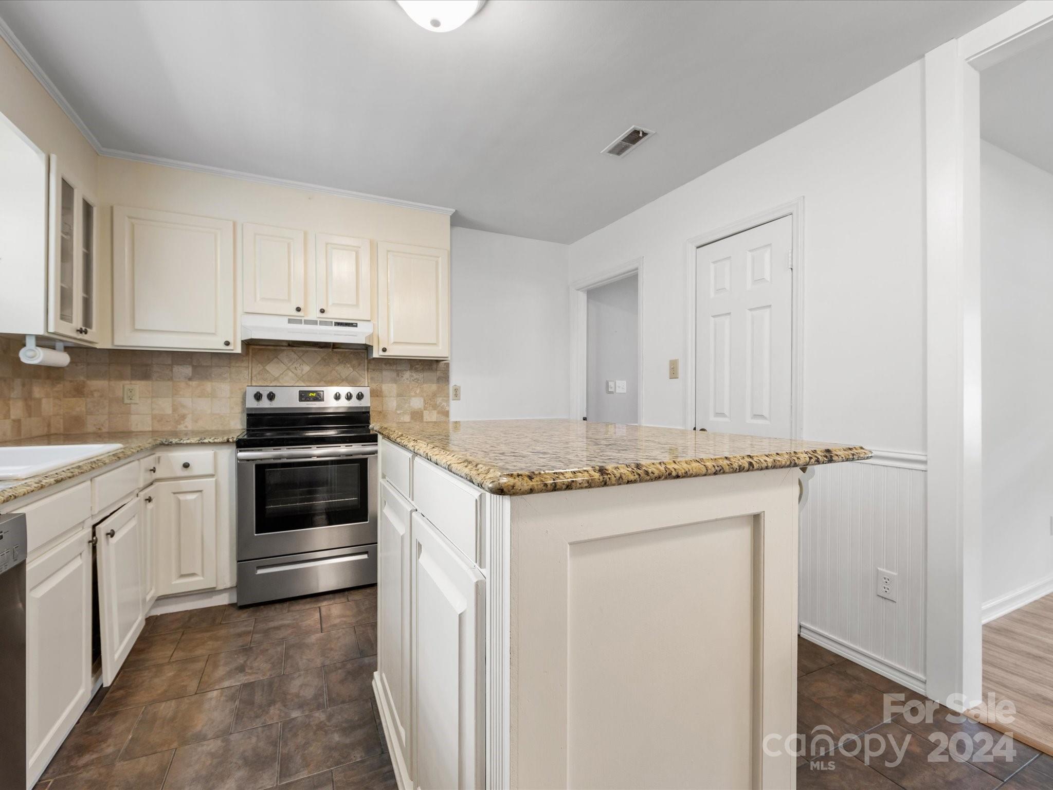11722 Mirror Lake Drive Charlotte NC 28226