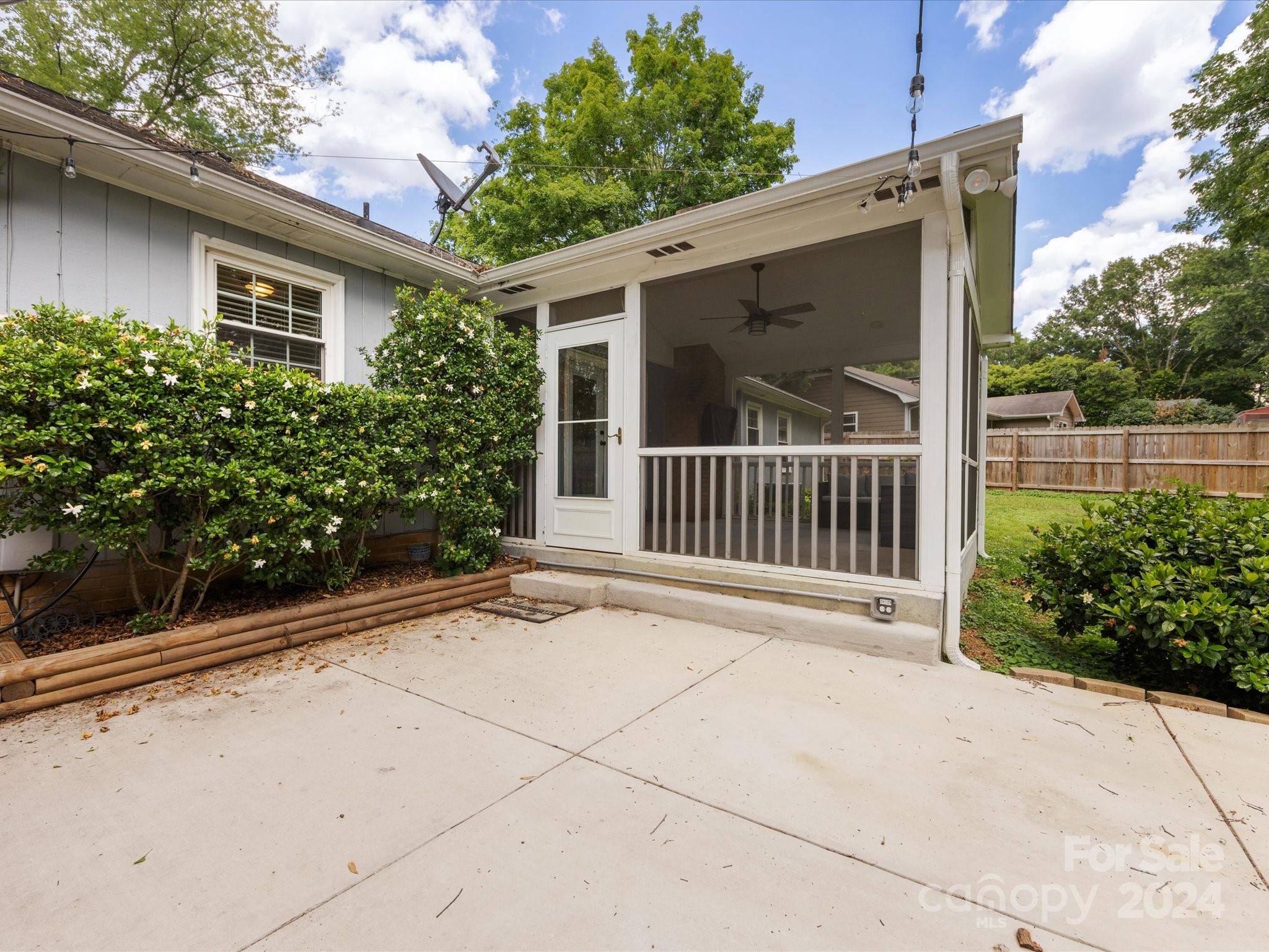 11722 Mirror Lake Drive Charlotte NC 28226