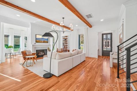 132 Sardis Lane Charlotte NC 28270