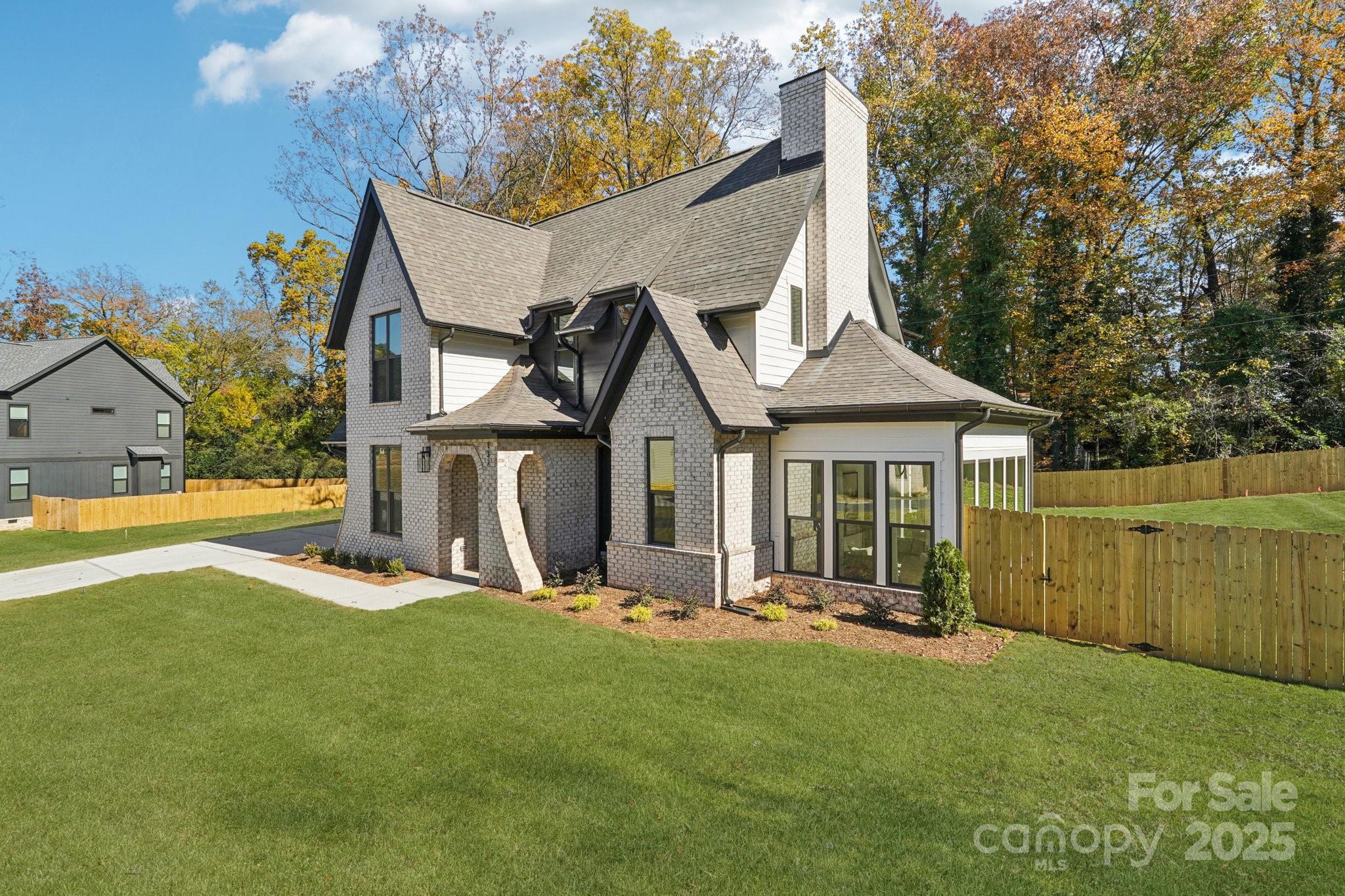 132 Sardis Lane Charlotte NC 28270