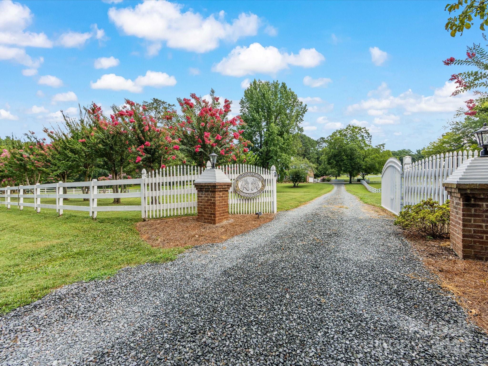 11215 Idlewild Road Matthews NC 28105