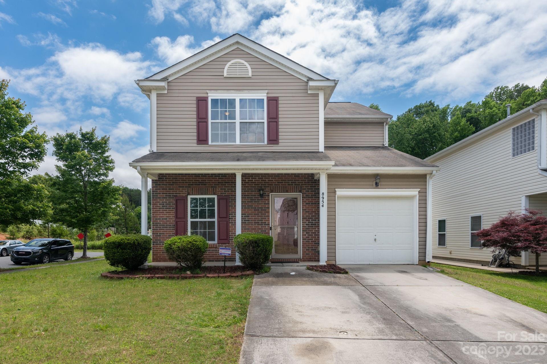 8954 Chalkstone Road Charlotte NC 28216