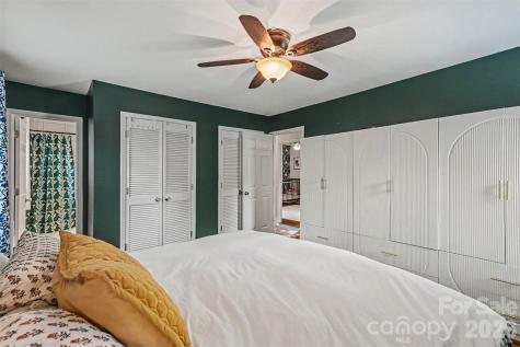 2018 Knell Drive Charlotte NC 28212